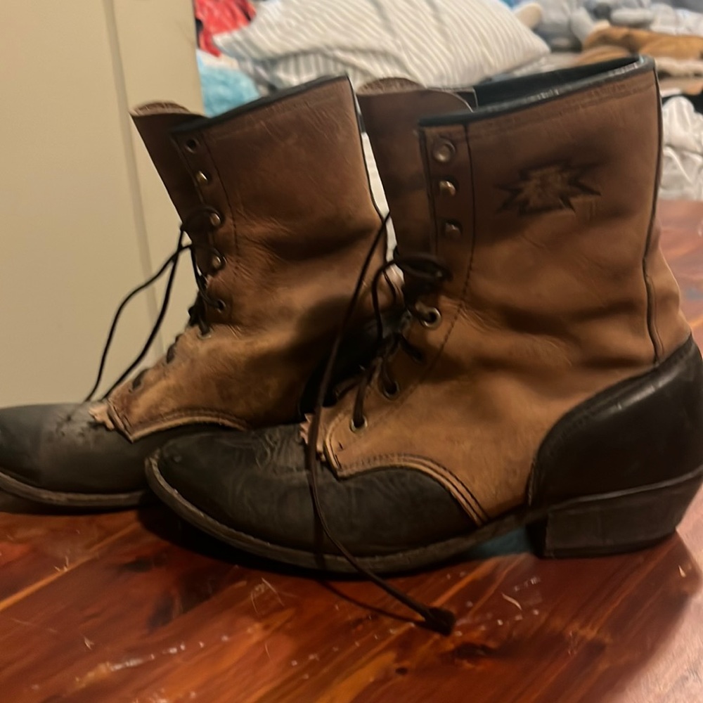Super cute western boots